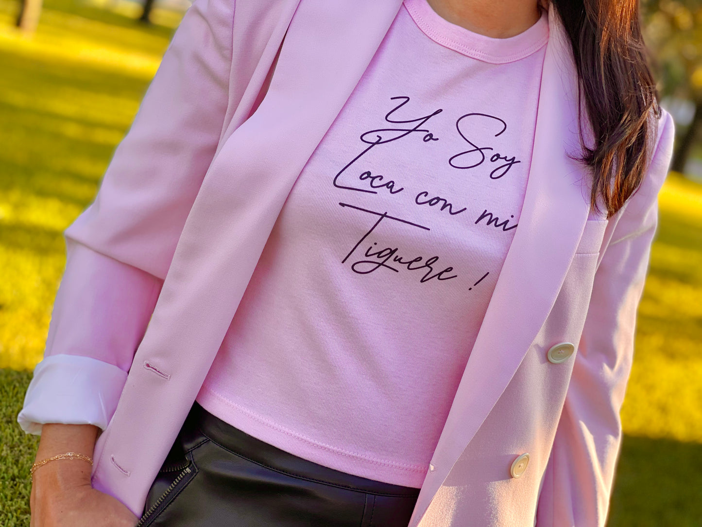 Esticky “Soy loca con mi tiguere” script crop top, view 2