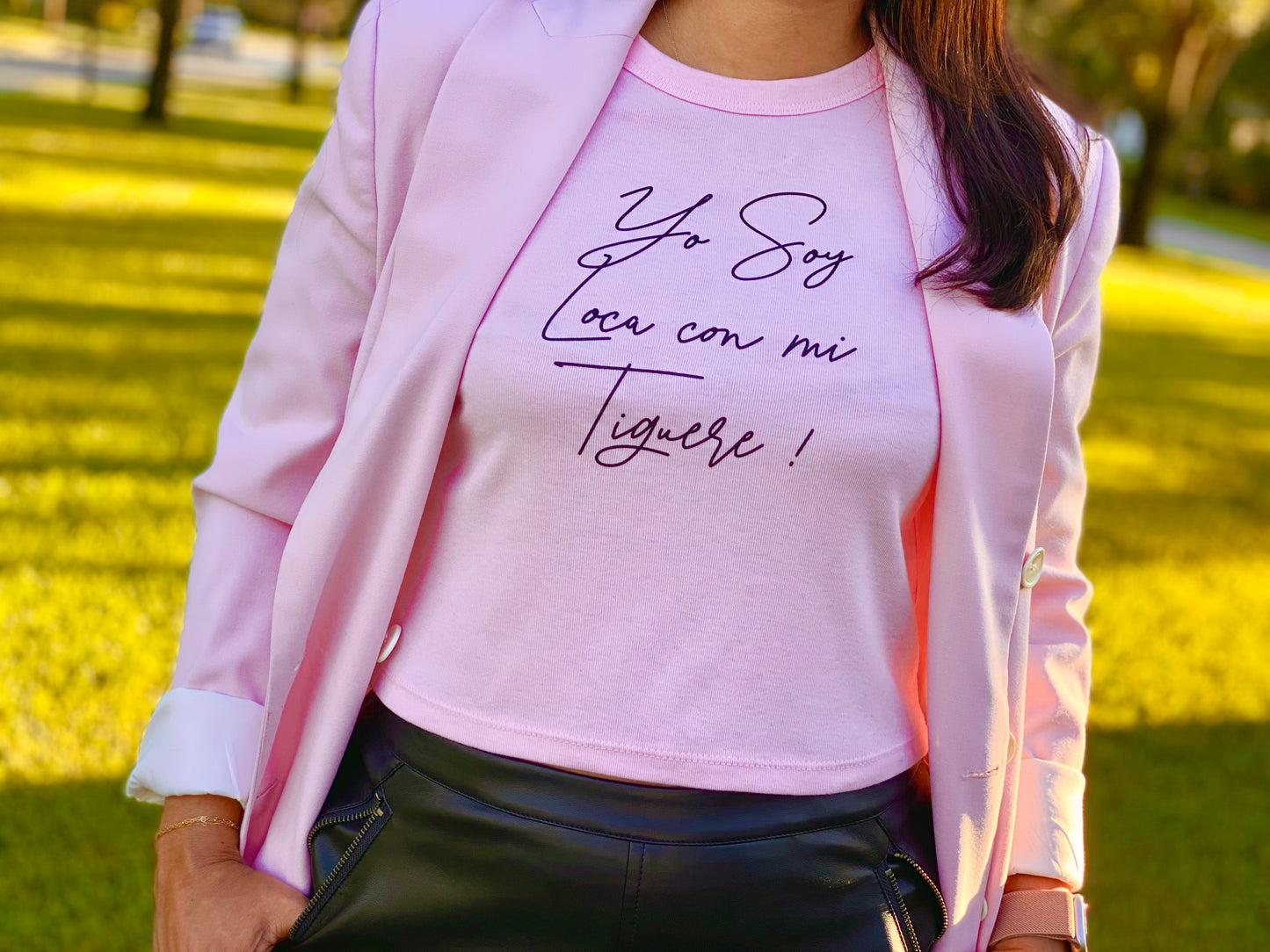 Esticky “Soy loca con mi tiguere” script crop top, view 3